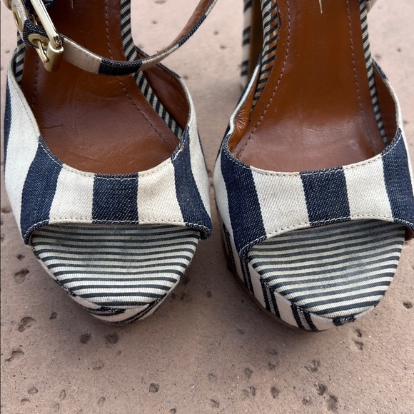 JESSICA SIMPSON Tonnia Platform Striped High Heels - Picture 7 of 9